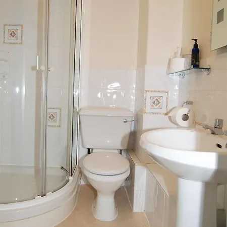 Pensión Atlantic House 4*